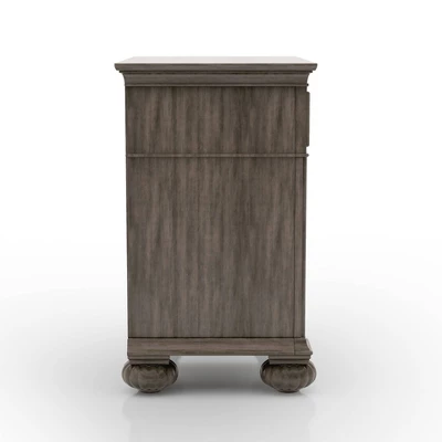 3pc Pennings Traditional Bed Set With 2 Nightstands Gray - HOMES: Inside + Out 15 3pc Pennings Traditional Bed Set With 2 Nightstands Gray - HOMES: Inside + Out - Image 13